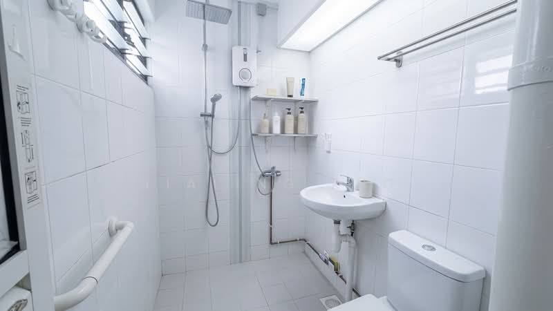 316 Ubi Avenue 1, 316 Ubi Avenue 1, 3 Bedrooms, 958 sqft, HDB Flat For Sale, by Jialing Kho, 500160048 - Bathroom - PropertyGuru.com.sg