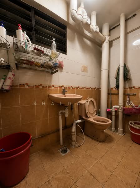 322 Jurong East Street 31, 322 Jurong East Street 31, 3 Bedrooms, 1,302 sqft, HDB Flat For Sale, by Shaldan ., 500160051 - Bathroom - PropertyGuru.com.sg