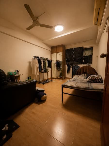 322 Jurong East Street 31, 322 Jurong East Street 31, 3 Bedrooms, 1,302 sqft, HDB Flat For Sale, by Shaldan ., 500160051 - Bedroom 1 - PropertyGuru.com.sg