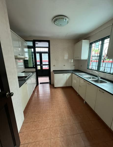 Westwood Park, Westwood Avenue, Boon Lay / Jurong / Tuas, 5 Bedrooms, 3,200 sqft, Corner Terrace For Sale, by Rachel ng, 500160052 - Kitchen - PropertyGuru.com.sg