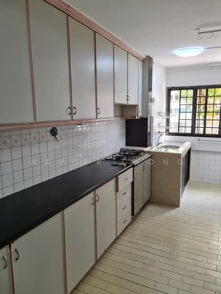 233 Tampines Street 21, 233 Tampines Street 21, 3 Bedrooms, 1,302 sqft, HDB Flat For Rent, by Xavier Thong, 500160055 - Kitchen - PropertyGuru.com.sg