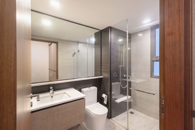 Bellewoods, 108 Woodlands Avenue 5, 3 Bedrooms, 1,066 sqft, Executive Condominium For Sale, by Bernard Ng 黄俊凯, 500160062 - Bathroom - PropertyGuru.com.sg
