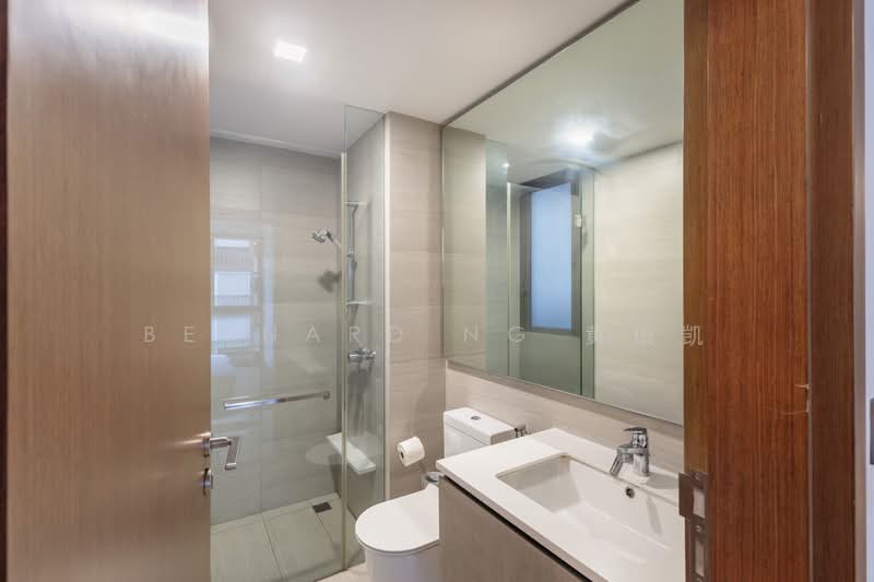 Bellewoods, 108 Woodlands Avenue 5, 3 Bedrooms, 1,066 sqft, Executive Condominium For Sale, by Bernard Ng 黄俊凯, 500160062 - Bathroom - PropertyGuru.com.sg