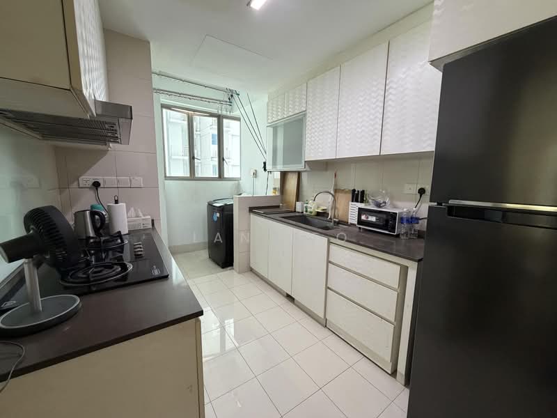 Blue Horizon, 27 West Coast Crescent, 2 Bedrooms, 904 sqft, Condominium For Rent, by Ian Teo, 500160063 - PropertyGuru.com.sg