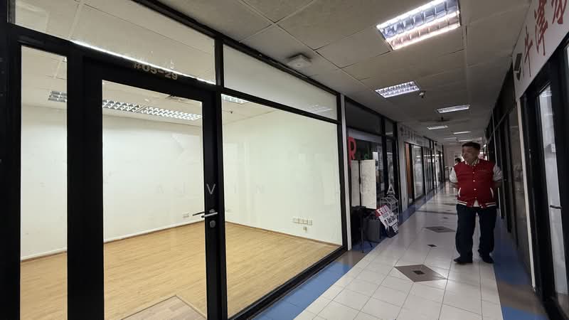 Bukit Timah Shopping Centre, 170 Upper Bukit Timah Road, 183 sqft, Mall Shop For Rent, by Alvin Chua, 500160066 - Interior - CommercialGuru.com.sg