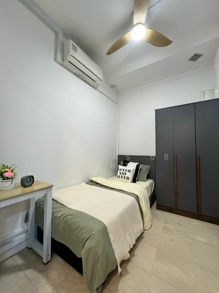 Yishun Emerald, 20 Canberra Drive, Room Rental, 100 sqft, Condominium For Rent, by The Hive Co-living, 500160067 - Bedroom - PropertyGuru.com.sg