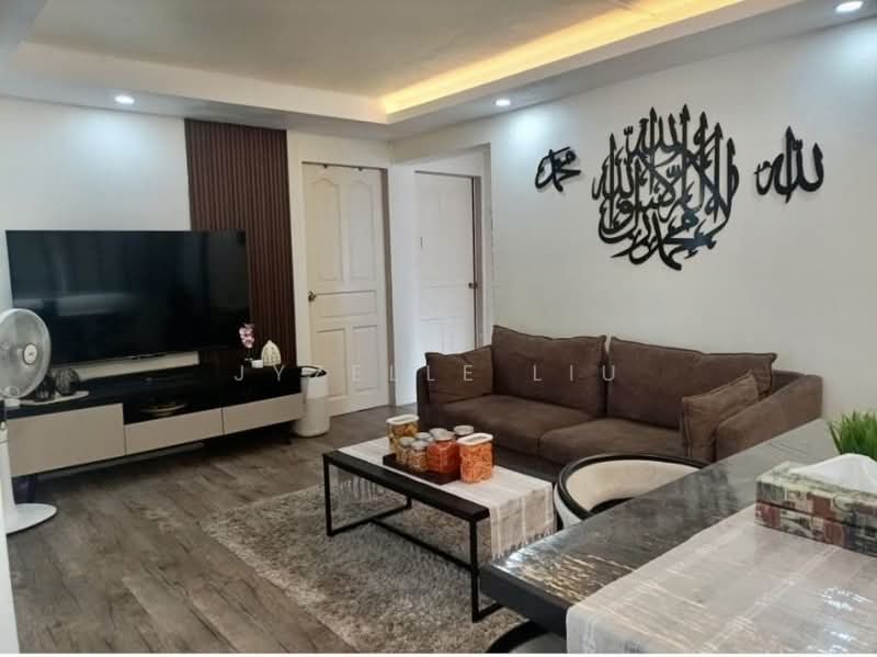 605 Yishun Street 61, 605 Yishun Street 61, 3 Bedrooms, 980 sqft, HDB Flat For Rent, by Jyzelle Liu, 500160091 - Living Room - PropertyGuru.com.sg