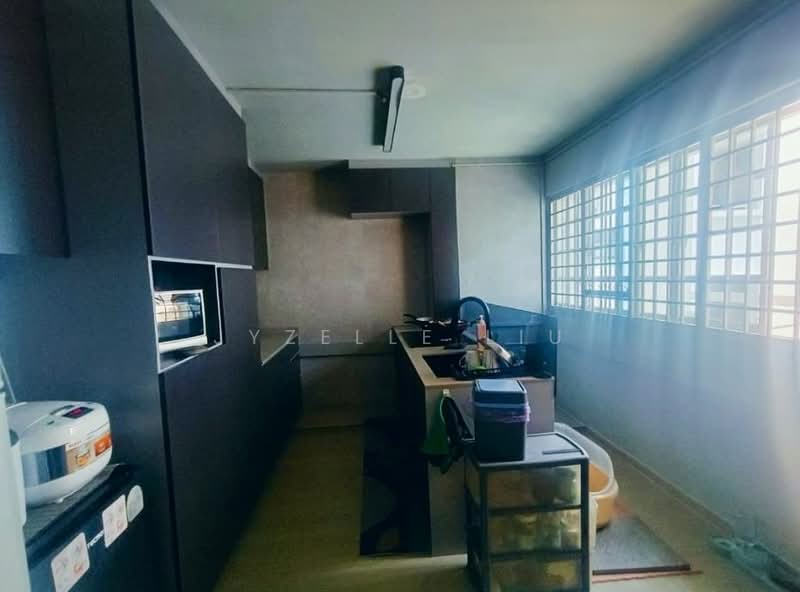 605 Yishun Street 61, 605 Yishun Street 61, 3 Bedrooms, 980 sqft, HDB Flat For Rent, by Jyzelle Liu, 500160091 - Kitchen - PropertyGuru.com.sg