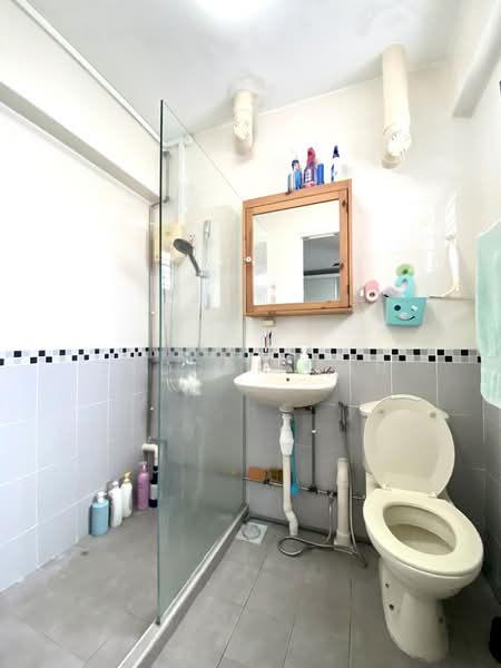 238 Yishun Ring Road, 238 Yishun Ring Road, 3 Bedrooms, 904 sqft, HDB Flat For Sale, by Zedson Tan, 500160117 - Bathroom - PropertyGuru.com.sg