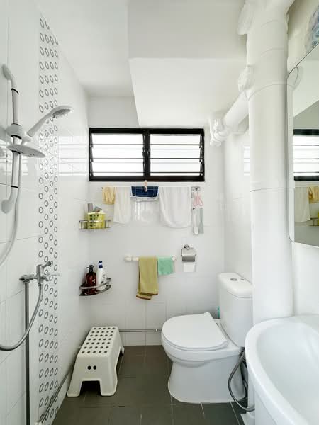 93 Bedok North Avenue 4, 93 Bedok North Avenue 4, Room Rental, 100 sqft, HDB Flat For Rent, by Teddy Ng Yu Ming, 500160119 - Bathroom - PropertyGuru.com.sg