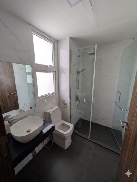 Suites @ Topaz, 3 Topaz Road, 1 Bedroom, 388 sqft, Condominium For Sale, by Kelvin Koh, 500160142 - Bathroom - PropertyGuru.com.sg