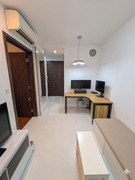 Suites @ Topaz, 3 Topaz Road, 1 Bedroom, 388 sqft, Condominium For Sale, by Kelvin Koh, 500160142 - Living Room - PropertyGuru.com.sg