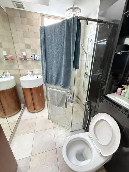 Jalan Remis, Jalan Remis, 4 Bedrooms, 3,800 sqft, Semi-Detached House For Rent, by Joe Tay, 500160146 - Bathroom - PropertyGuru.com.sg