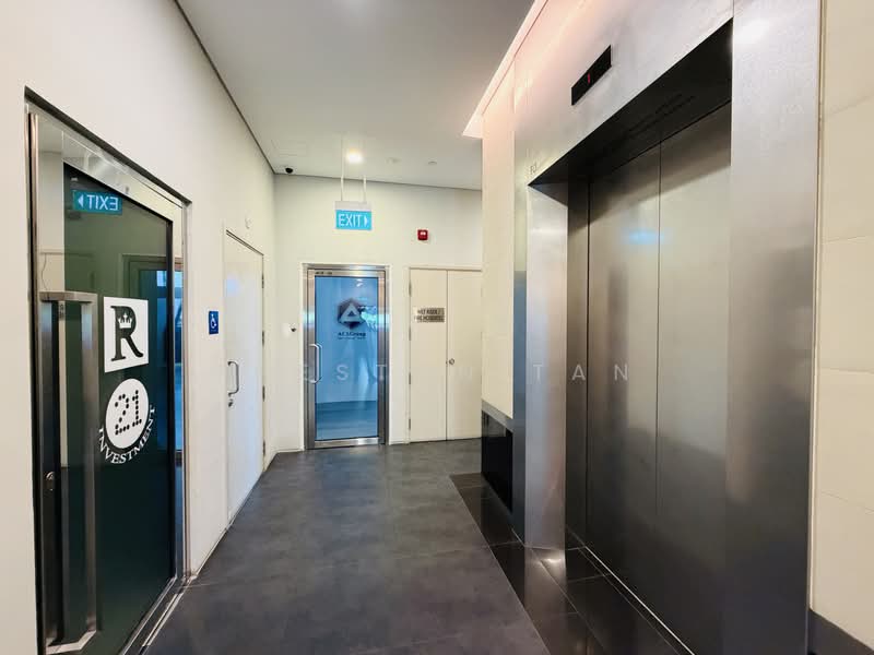 Tahir Building, 140 Robinson Rd, 1,184 sqft, Office For Rent, by Preston Tan, 500160152 - Corridor - CommercialGuru.com.sg