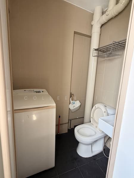 533 Hougang Avenue 6, 533 Hougang Avenue 6, 3 Bedrooms, 1,560 sqft, HDB Flat For Rent, by Colleen Lim, 500160153 - Bathroom - PropertyGuru.com.sg