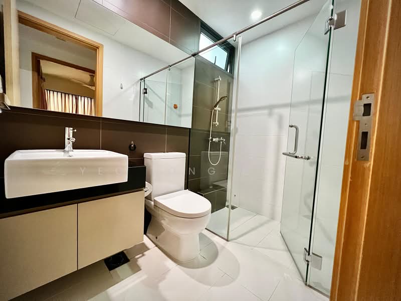 Esparina Residences, 119 Compassvale Bow, 3 Bedrooms, 1,001 sqft, Executive Condominium For Sale, by Yeo Tong Boon, 500160154 - Bathroom - PropertyGuru.com.sg