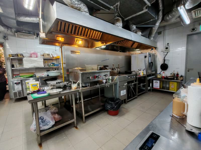 Poolside cafe in a clubhouse, , 2,250 sqft, Food & Beverage For Rent, by Ee Guan Jee, 500160160 - Kitchen - CommercialGuru.com.sg