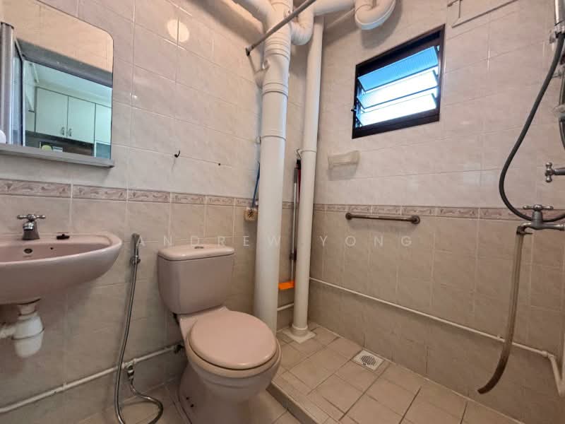 64 Teban Gardens Road, 64 Teban Gardens Road, Room Rental, 100 sqft, HDB Flat For Rent, by Andrew Yong, 500160175 - Bathroom - PropertyGuru.com.sg