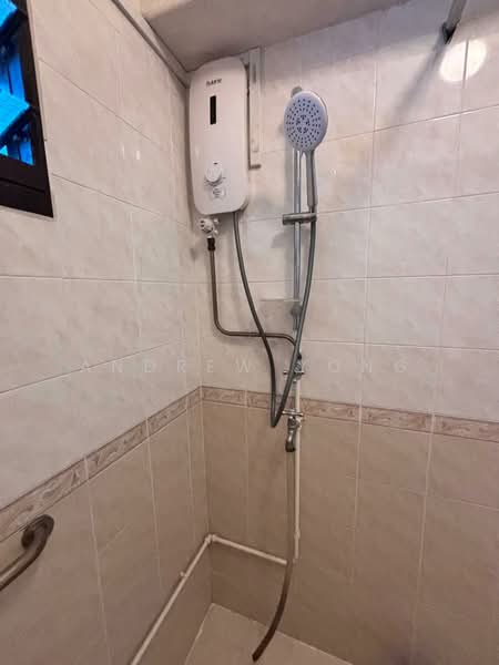 64 Teban Gardens Road, 64 Teban Gardens Road, Room Rental, 100 sqft, HDB Flat For Rent, by Andrew Yong, 500160175 - Bathroom - PropertyGuru.com.sg