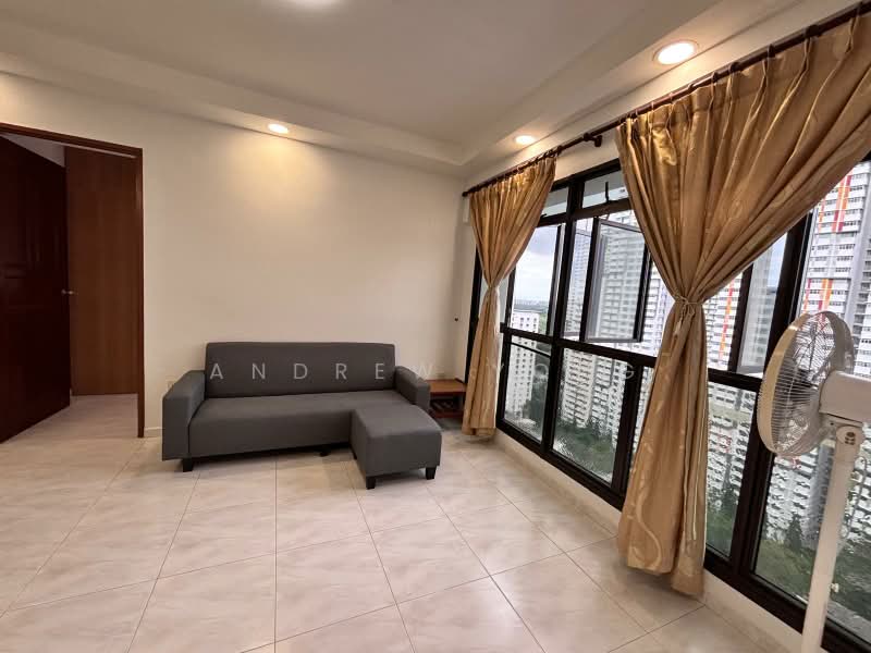 64 Teban Gardens Road, 64 Teban Gardens Road, Room Rental, 100 sqft, HDB Flat For Rent, by Andrew Yong, 500160175 - Living Room - PropertyGuru.com.sg