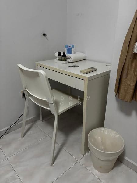 64 Teban Gardens Road, 64 Teban Gardens Road, Room Rental, 100 sqft, HDB Flat For Rent, by Andrew Yong, 500160175 - Study - PropertyGuru.com.sg