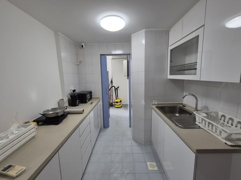 Ava Towers, 10 Ava Road, Room Rental, 80 sqft, Apartment For Rent, by Evan Tan, 500160180 - Kitchen - PropertyGuru.com.sg