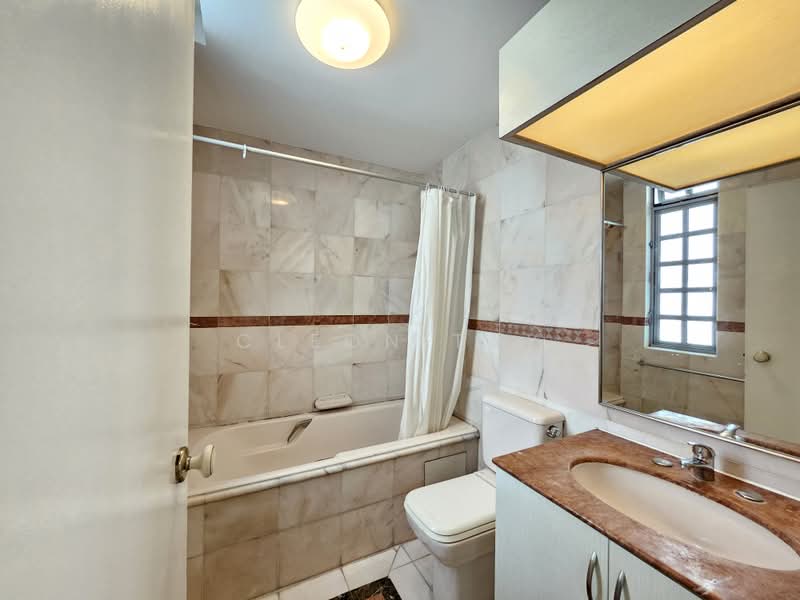 Chancery Grove, 25 Chancery Lane, 4 Bedrooms, 2,013 sqft, Cluster House For Rent, by Cleon Tay, 500160182 - Bathroom - PropertyGuru.com.sg