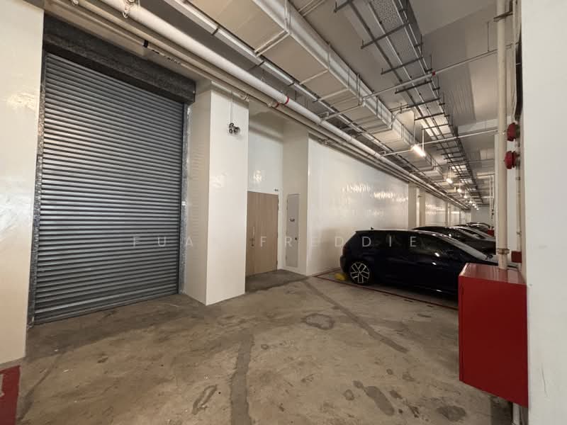 Interlocal Centre, 100G Pasir Panjang Road, 1,800 sqft, Light Industrial (B1) For Rent, by Fuan Freddie, 500160196 - Car Park - CommercialGuru.com.sg