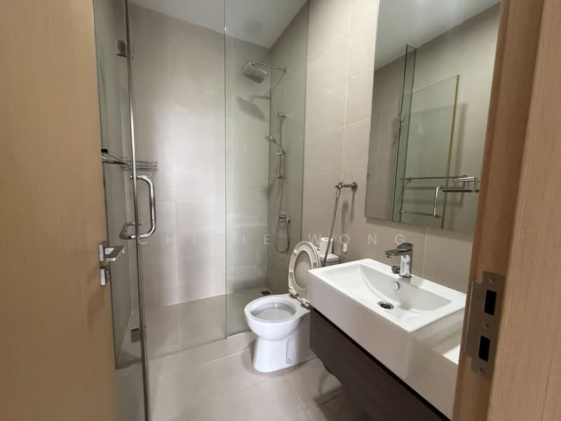 Midtown Residences, 1189 Upper Serangoon Road, 2 Bedrooms, 635 sqft, Condominium For Sale, by Cherie Wong, 500160202 - Bathroom - PropertyGuru.com.sg