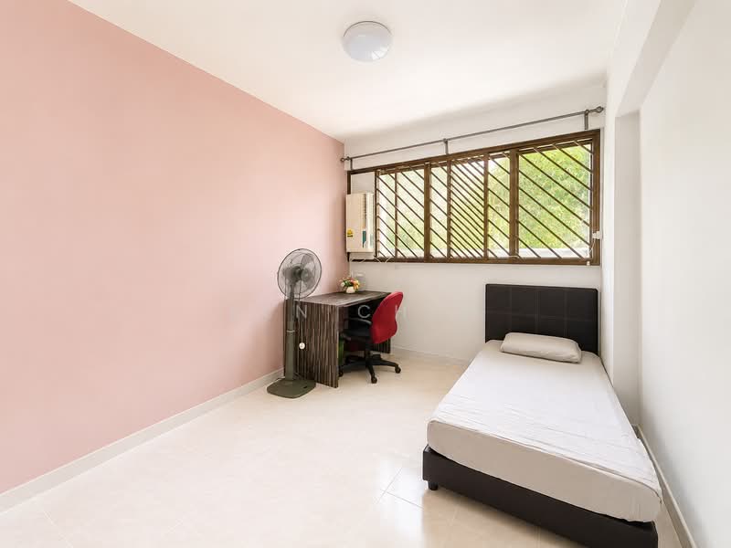 409 Saujana Road, 409 Saujana Road, Room Rental, 130 sqft, HDB Flat For Rent, by Ben Chew, 500160215 - Bedroom - PropertyGuru.com.sg