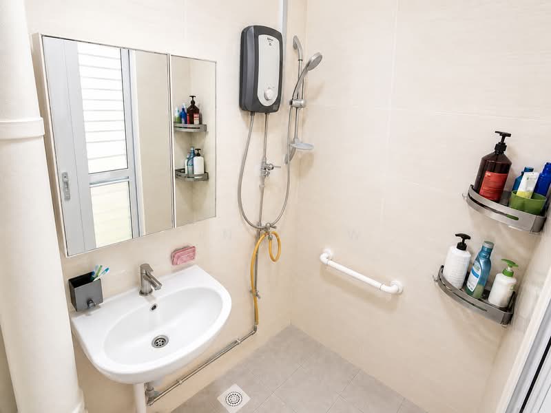 409 Saujana Road, 409 Saujana Road, Room Rental, 130 sqft, HDB Flat For Rent, by Ben Chew, 500160215 - Bathroom - PropertyGuru.com.sg