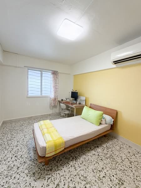 461 Ang Mo Kio Avenue 10, 461 Ang Mo Kio Avenue 10, 2 Bedrooms, 731 sqft, HDB Flat For Sale, by Natalie Lim, 500160221 - Bedroom - PropertyGuru.com.sg