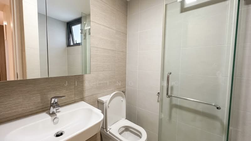 The Lakefront Residences, 42 Lakeside Drive, 2 Bedrooms, 990 sqft, Condominium For Sale, by Jialing Kho, 500160231 - Bathroom - PropertyGuru.com.sg