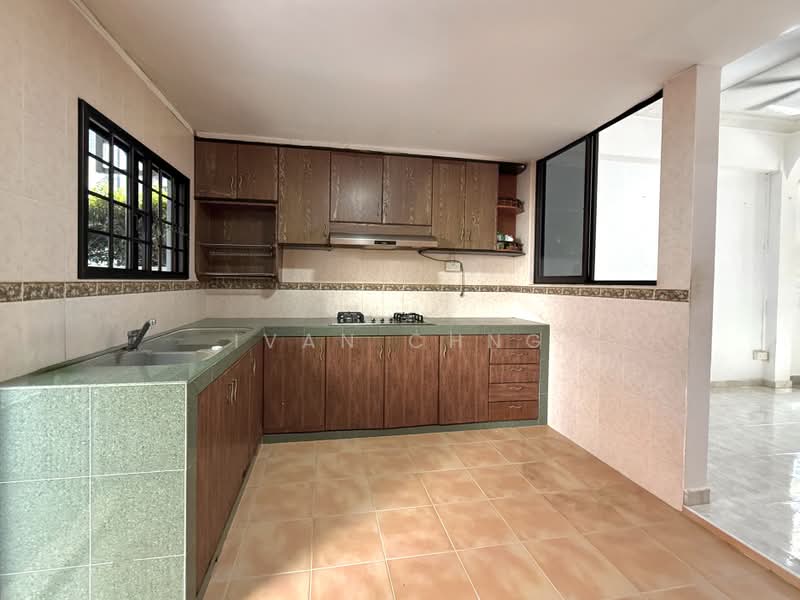 ⭐️⭐️LANDED7772@ Freehold End Terrace Walk to Amenities Quiet and Convenient 1km Tao Nan, Katong, 4 Bedrooms, 2,000 sqft, Corner Terrace For Sale, by Ivan Chng, 500160238 - Kitchen - PropertyGuru.com.sg