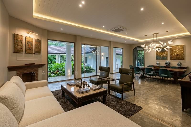Live, Enhance or Rebuild 🌟Hilltop, Lush Greenery 🌟 near NYPS, , 10+ Bedrooms, 4,000 sqft, Good Class Bungalow For Sale, by Martin Goh 吴伟楠, 500160252 - Living Room - PropertyGuru.com.sg