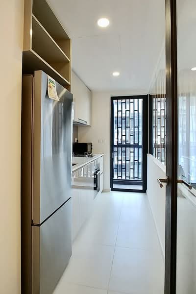 Lake Grande, 2 Jurong Lake Link, 2 Bedrooms, 861 sqft, Condominium For Sale, by Eirene Phua, 500160261 - Kitchen - PropertyGuru.com.sg