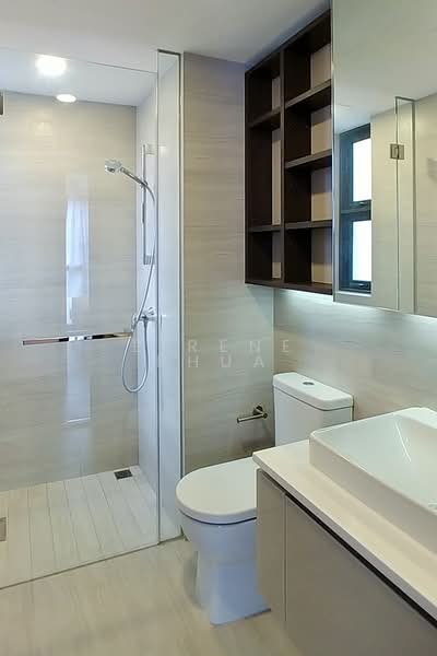 Lake Grande, 2 Jurong Lake Link, 2 Bedrooms, 861 sqft, Condominium For Sale, by Eirene Phua, 500160261 - Common Bathroom - PropertyGuru.com.sg