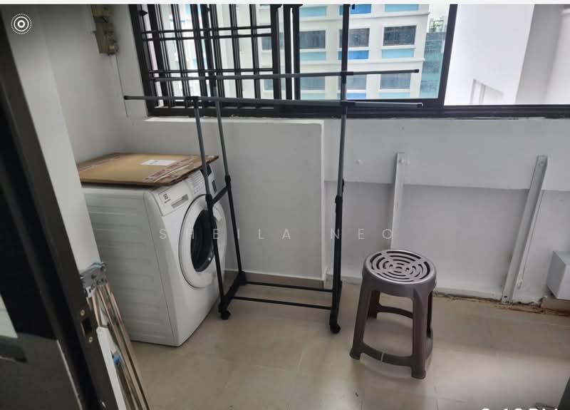 547 Serangoon North Avenue 3, 547 Serangoon North Avenue 3, 4 Bedrooms, 1,500 sqft, HDB Flat For Rent, by Sheila Neo, 500160266 - Balcony - PropertyGuru.com.sg