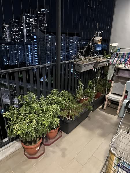 The Trilinq, Jalan Lempeng, 3 Bedrooms, 1,356 sqft, Condominium For Rent, by Marie Tan, 500160271 - Balcony - PropertyGuru.com.sg