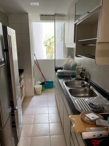 Cote D'Azur, 60 Marine Parade Road, Room Rental, 100 sqft, Condominium For Rent, by Evan Tan, 500160273 - Kitchen - PropertyGuru.com.sg