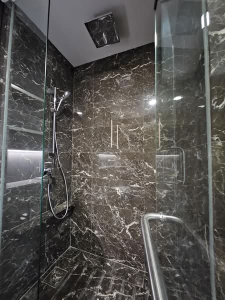 Neu at Novena, 27 Moulmein Rise, 2 Bedrooms, 549 sqft, Condominium For Rent, by Edmund Mak, 500160274 - Master Bathroom - PropertyGuru.com.sg