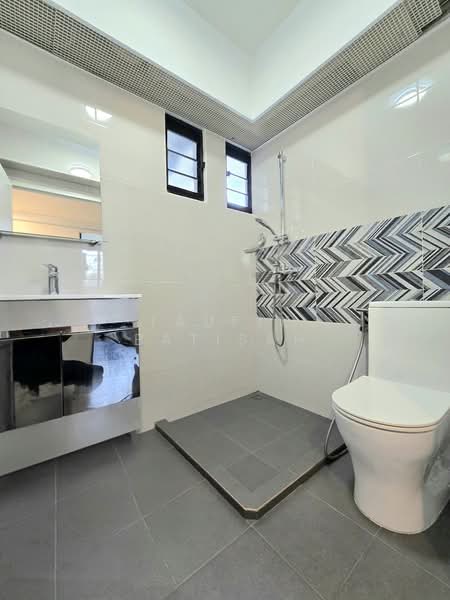 258B Punggol Field, 258B Punggol Field, 3 Bedrooms, 1,001 sqft, HDB Flat For Sale, by Taufik Batisah, 500160277 - Bathroom - PropertyGuru.com.sg