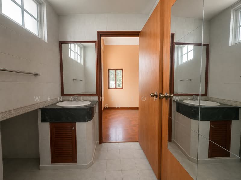 19A Cactus Crescent, Cactus Crescent, 5 Bedrooms, 3,000 sqft, Semi-Detached House For Rent, by Wenaline Toh Wei Shi, 500160279 - Bathroom - PropertyGuru.com.sg
