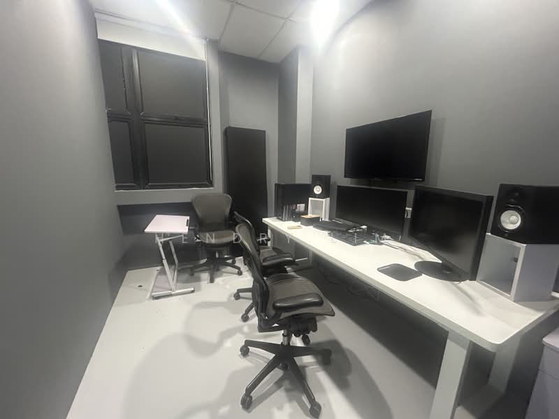 Citilink Warehouse Complex, 102E Pasir Panjang Road, 1,700 sqft, Light Industrial (B1) For Rent, by Hendry Lim, 500160287 - Study - CommercialGuru.com.sg