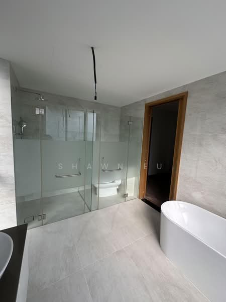 Newly Built Detached near Paya Lebar MRT! 3+Attic with Private Lift and Pool!, , 9 Bedrooms, 5,850 sqft, Detached House For Sale, by Shawn Eu, 500160302 - Bathroom - PropertyGuru.com.sg