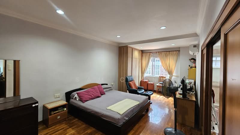 Mayflower Gardens, Mayflower Drive, 4 Bedrooms, 2,010 sqft, Terraced House For Sale, by Sam Chin, 500160316 - PropertyGuru.com.sg