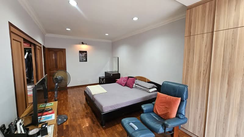 Mayflower Gardens, Mayflower Drive, 4 Bedrooms, 2,010 sqft, Terraced House For Sale, by Sam Chin, 500160316 - PropertyGuru.com.sg