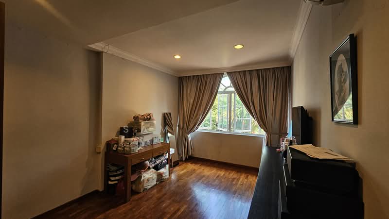 Mayflower Gardens, Mayflower Drive, 4 Bedrooms, 2,010 sqft, Terraced House For Sale, by Sam Chin, 500160316 - PropertyGuru.com.sg