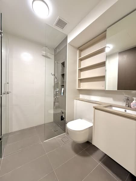 The Gazania, 11 How Sun Drive, 2 Bedrooms, 700 sqft, Condominium For Sale, by TT Lum, 500160319 - Bathroom - PropertyGuru.com.sg