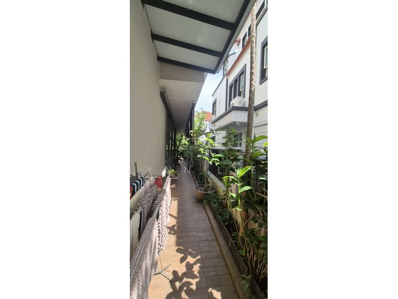 Woodgrove Estate, Ashwood Grove, 4 Bedrooms, 3,010 sqft, Corner Terrace For Sale, by Lynn Lee, 500160328 - Exterior - PropertyGuru.com.sg